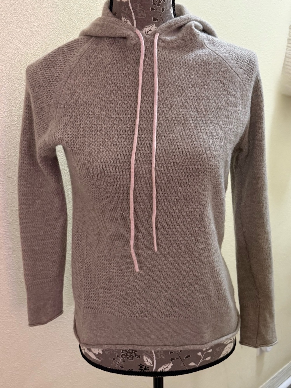 Kokun Women’s Cozy Taupe Knit Hoodie Sweater with Pink Drawstrings